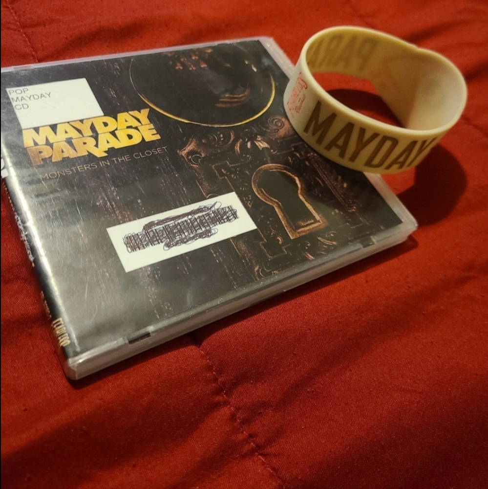 Mayday parade CD & bracelet